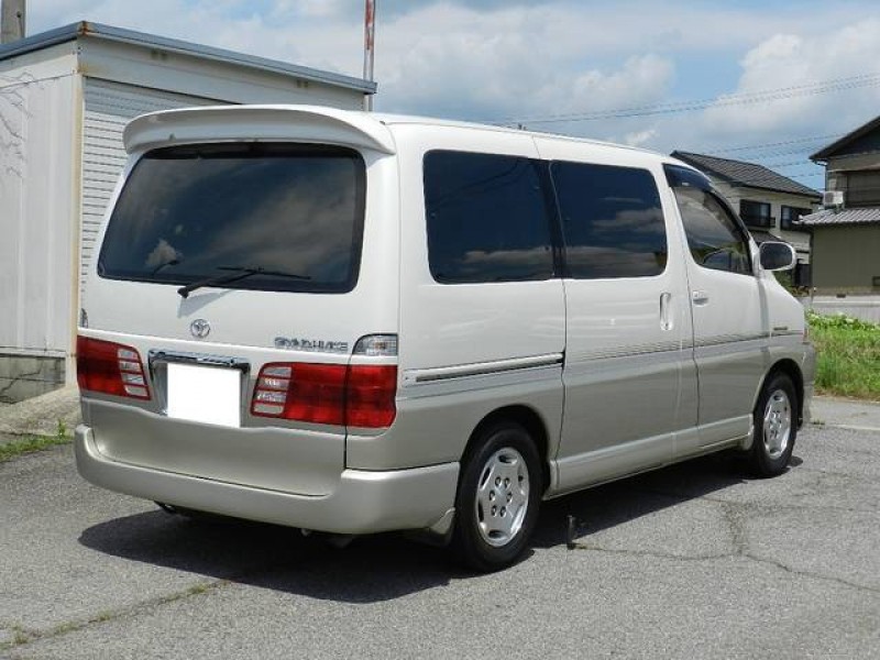 Toyota Grand Hiace